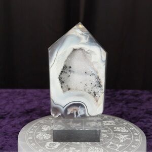 Druzy Agate Tower - DAT4 - 🩶🤍🩶